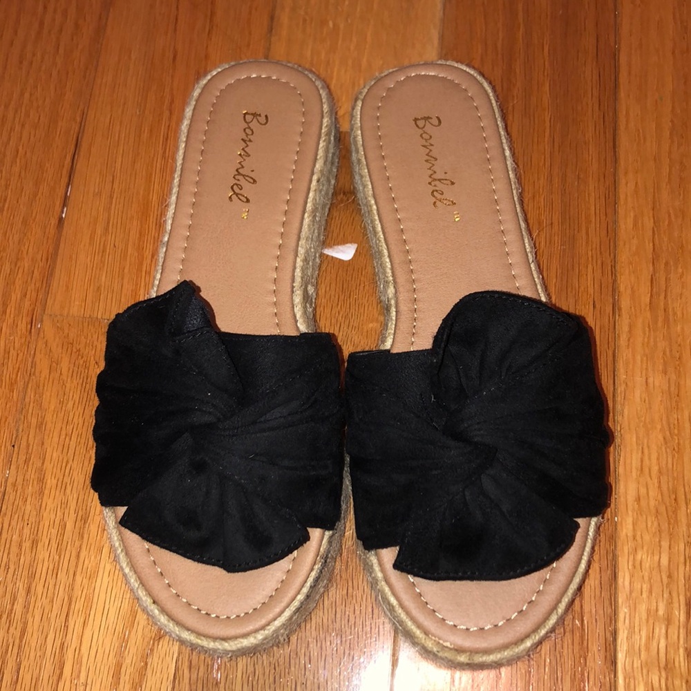 Cute black espadrille sandals!